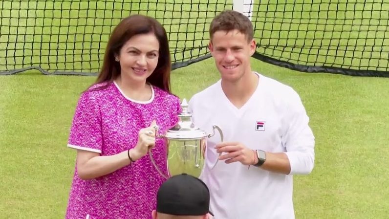 Mrs Nita M. Ambani presenting the winner's trophy at The Boodles | RFYS
